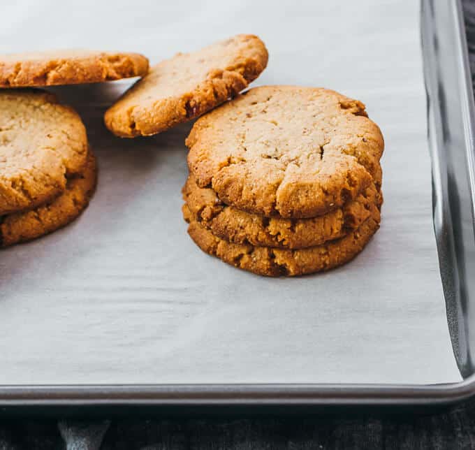 The best Keto Christmas cookies for the holidays. These easy low carb cookies include options with almond flour, cream cheese, stevia, peanut butter, coconut oil and more!