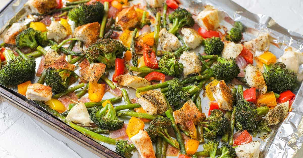 High protein roasted chicken and veggies that is perfect for meal prep. 