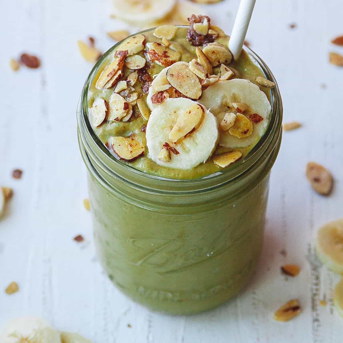 Mango Spinach Smoothie Recipe (Easy + Healthy)