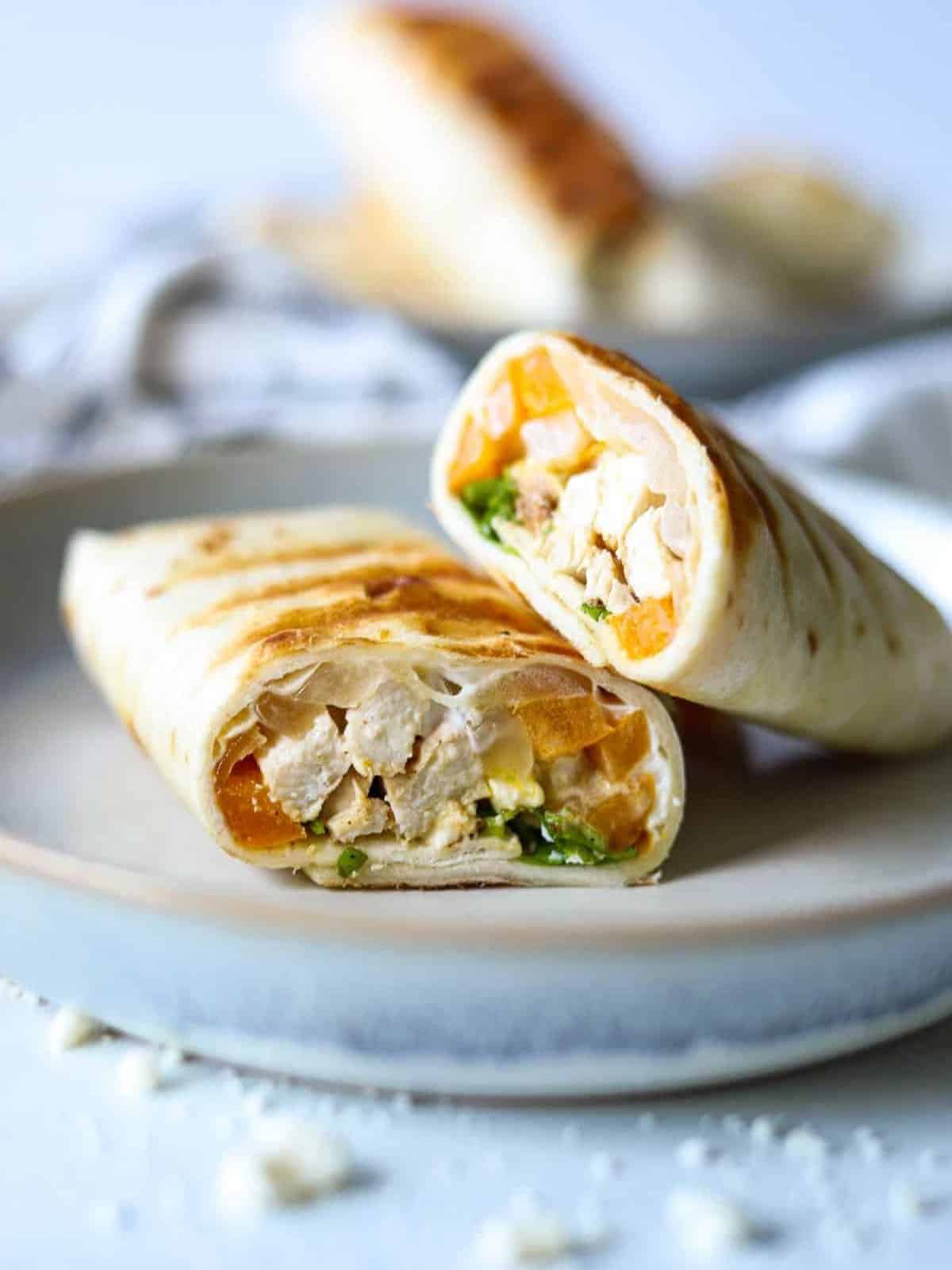 25 Healthy Chicken Wrap Recipes For Lunch or Dinner - Insanely Good