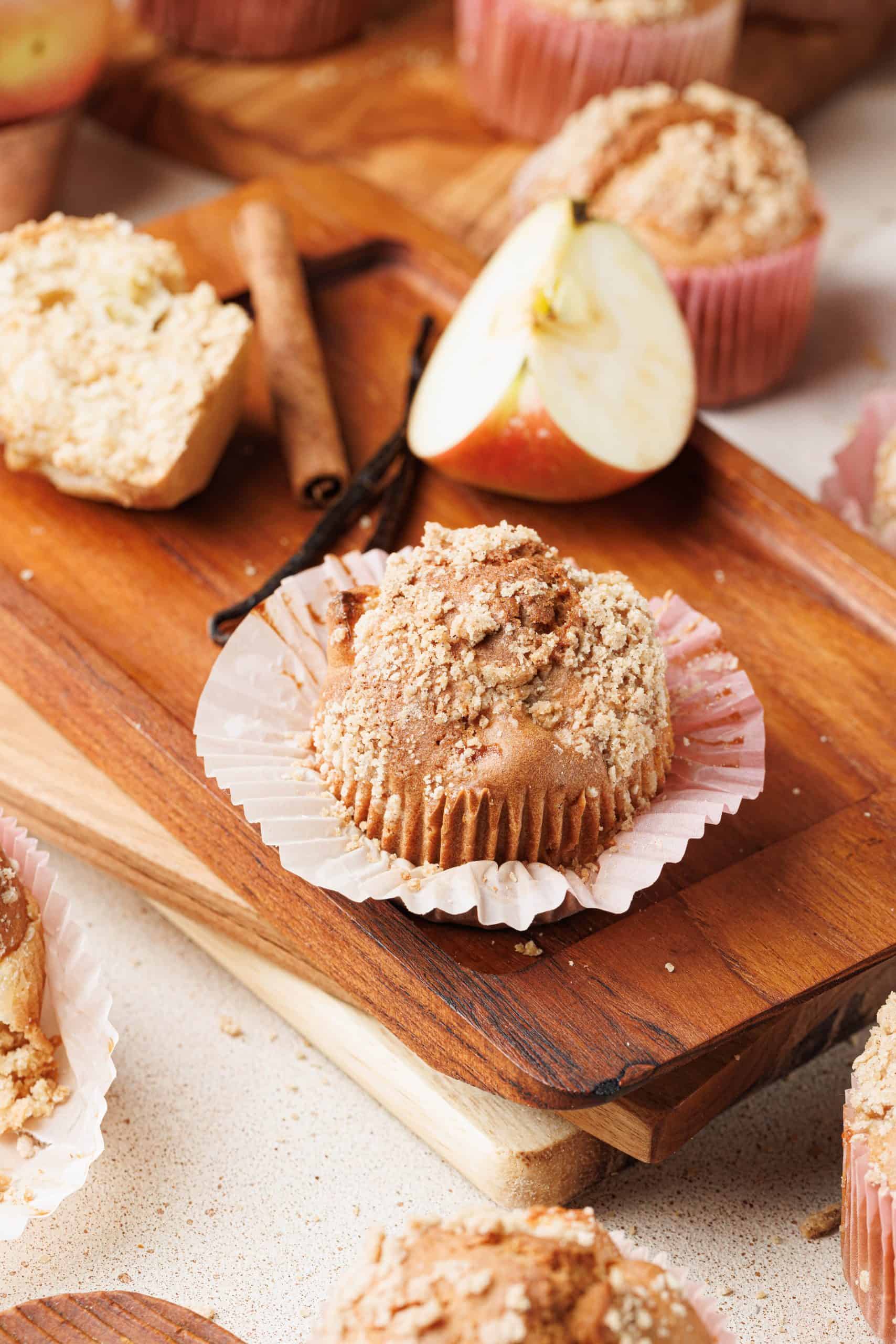 Apple Cinnamon Crumb Muffins