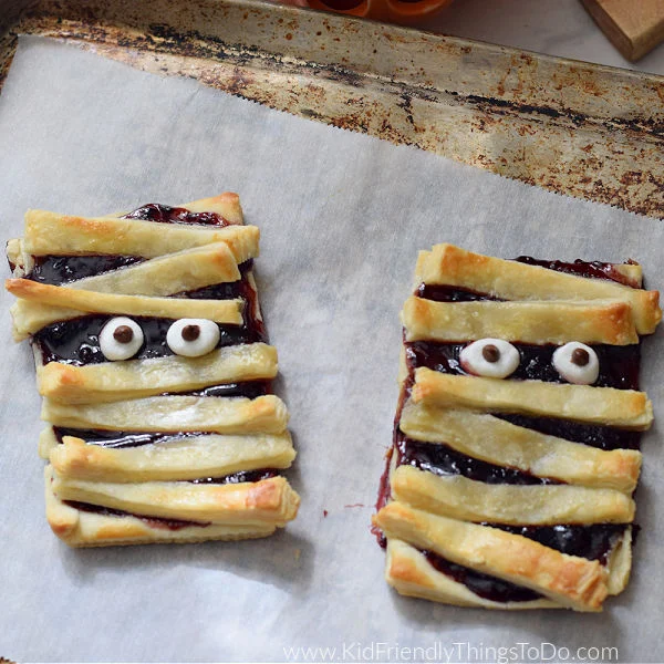 Mummy Handheld Pies