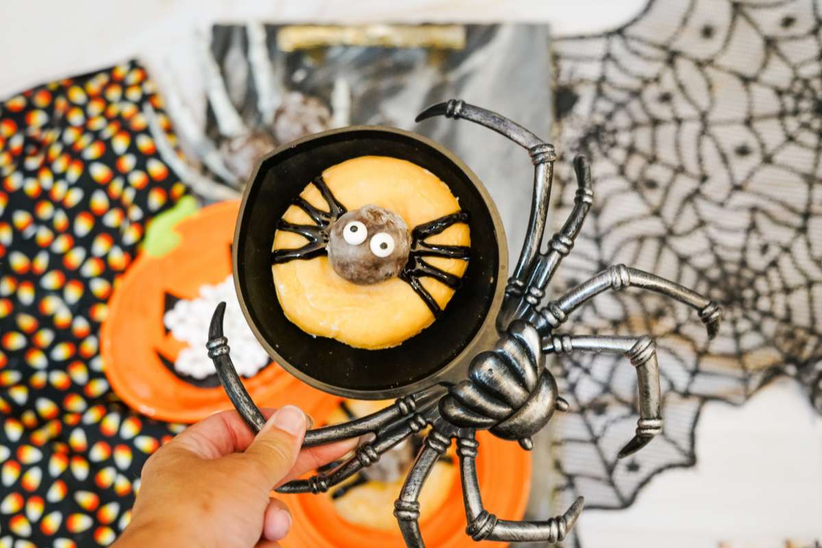 Viral Dunkin' Spider Donut Copycat