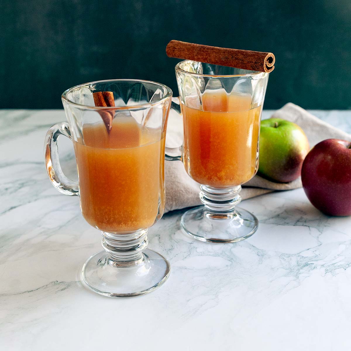 Hot Apple Cider Cocktail